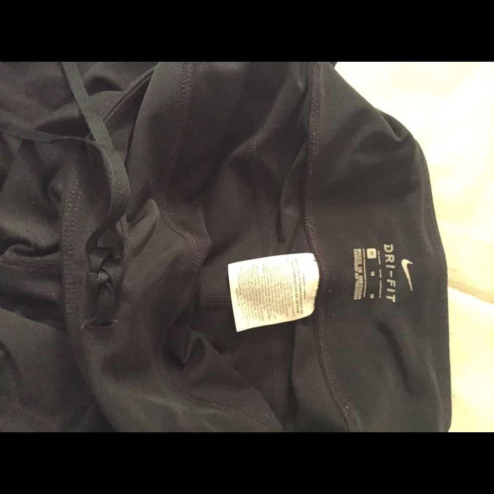 Nike crop leggings black medium NWOT - Picture 2 of 10